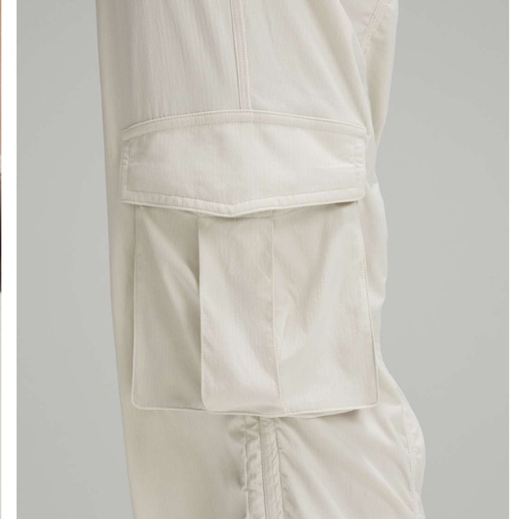 Lululemon Dance Studio Relaxed Fit Mid-Rise Cargo Pant in Bone Size Small - Picture 7 of 13